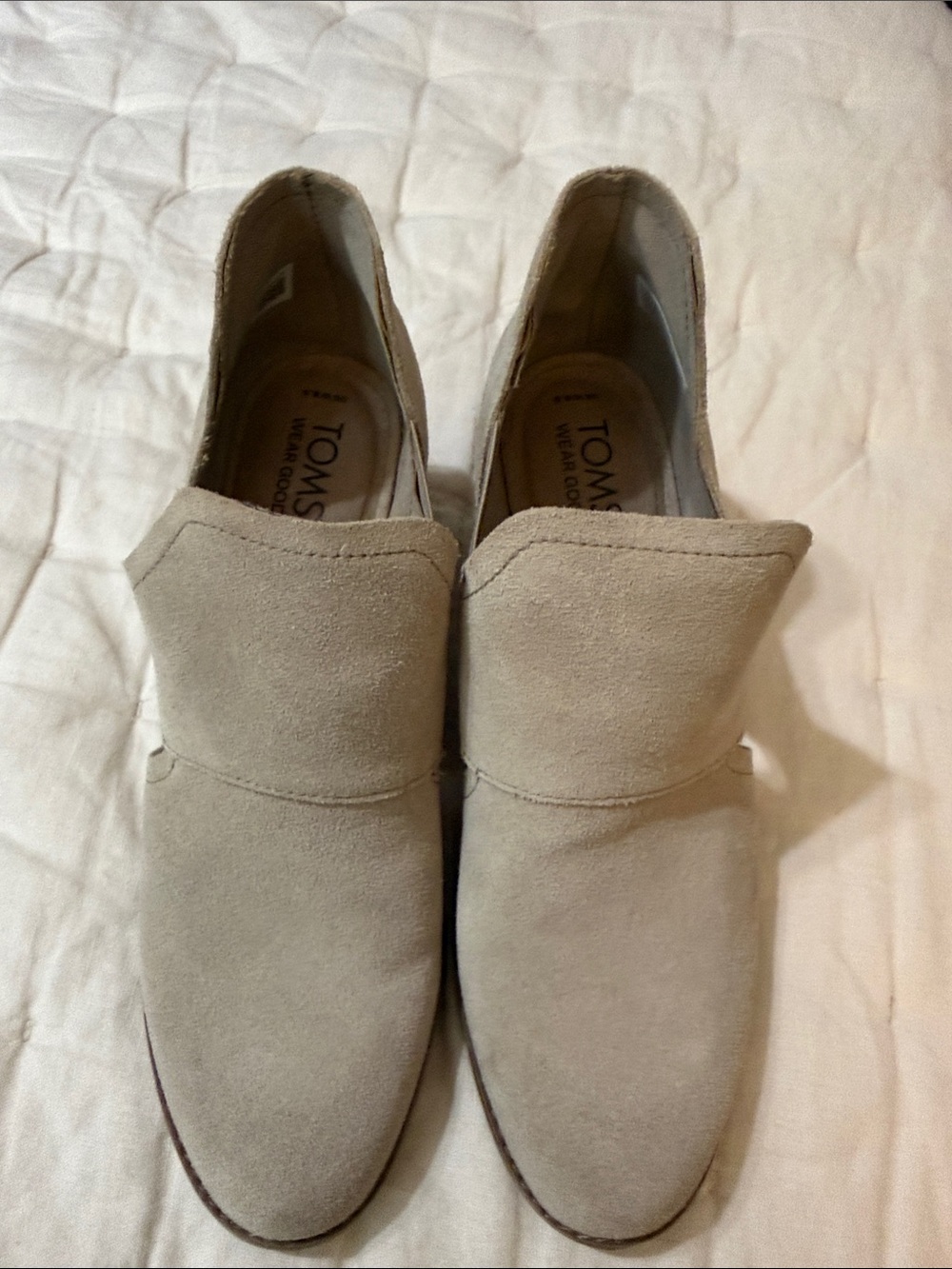Tom's woman size 8.5
